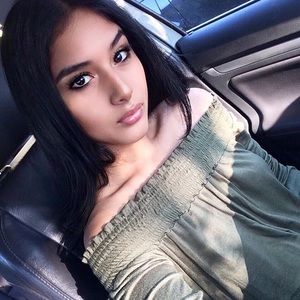 Shoulder less olive crop top